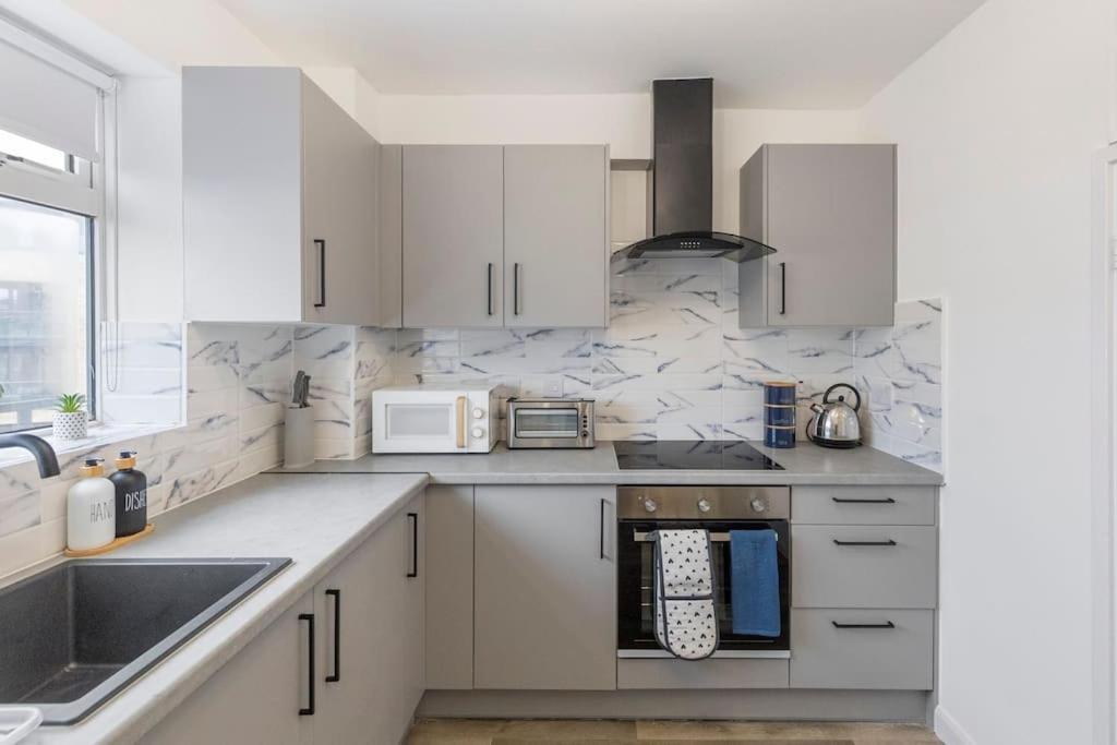 Shard View 2Br Next Tower Bridge Apartment ลอนดอน ภายนอก รูปภาพ