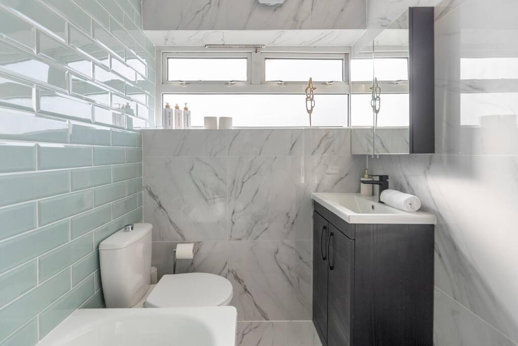 Shard View 2Br Next Tower Bridge Apartment ลอนดอน ภายนอก รูปภาพ