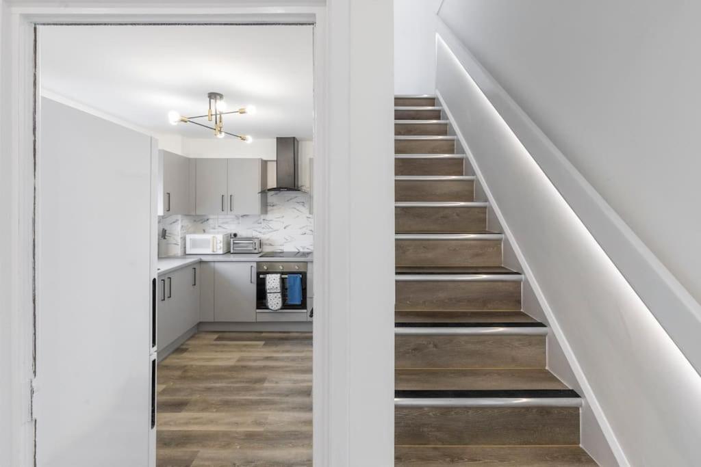 Shard View 2Br Next Tower Bridge Apartment ลอนดอน ภายนอก รูปภาพ