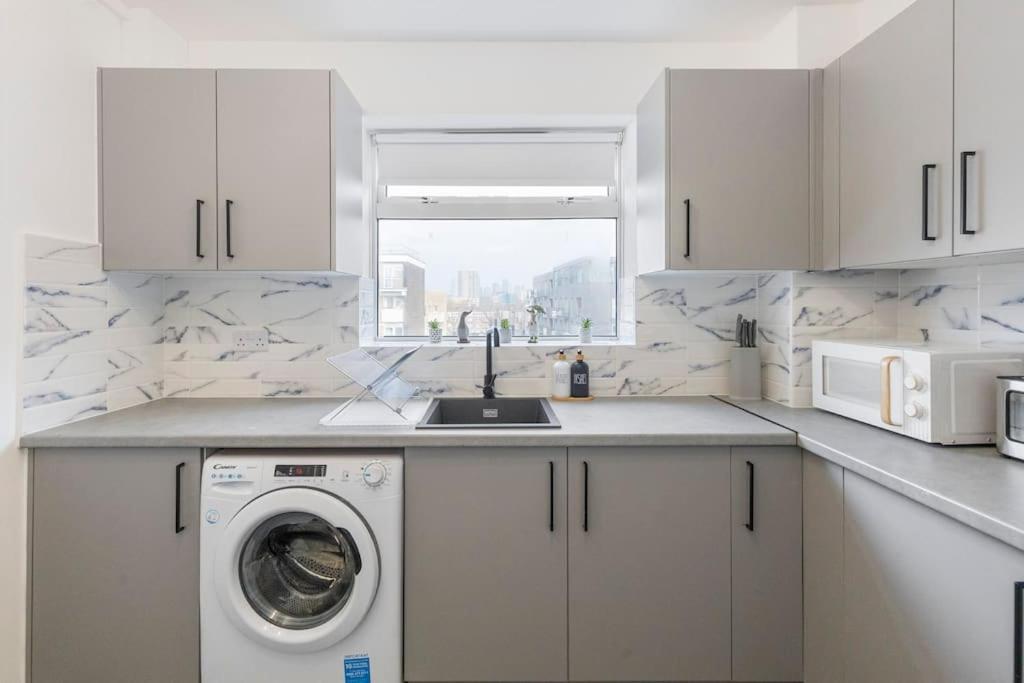 Shard View 2Br Next Tower Bridge Apartment ลอนดอน ภายนอก รูปภาพ